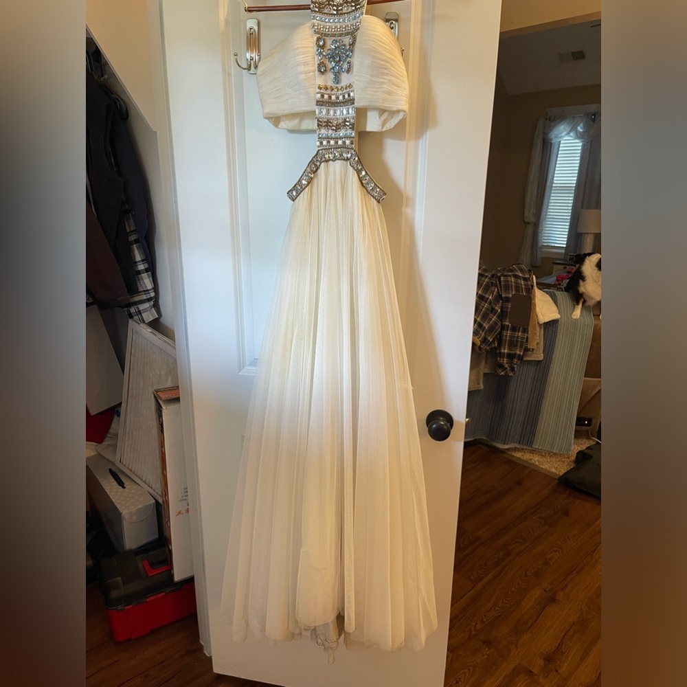 Sherri Hill prom dress
